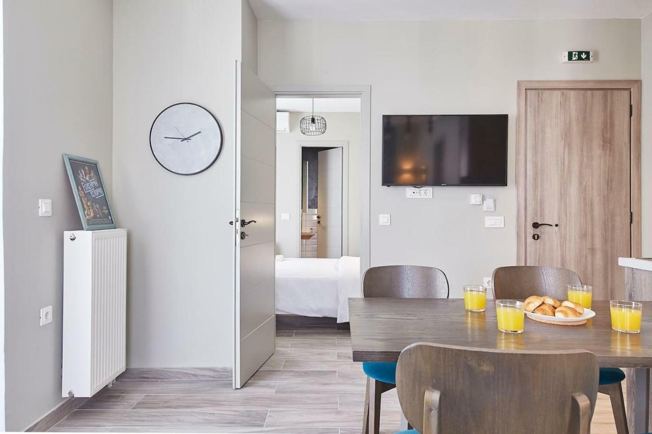 Spacious Suite W. Huge Balcony + Acropolis View เอเธนส์ ภายนอก รูปภาพ